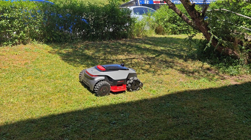 Mova Lidax Ultra 1000 AWD: Im steilen Gelände bleibt er auch bei Schrägfahrten spurtreu.