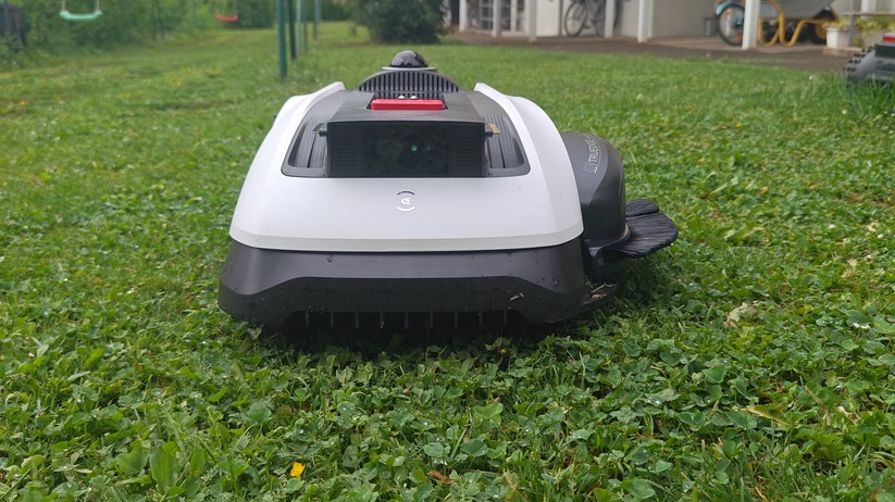 Ecovacs O1200 LiDAR Pro: Mähroboter für Flächen bis 1200 m² mit integriertem Kantentrimmer