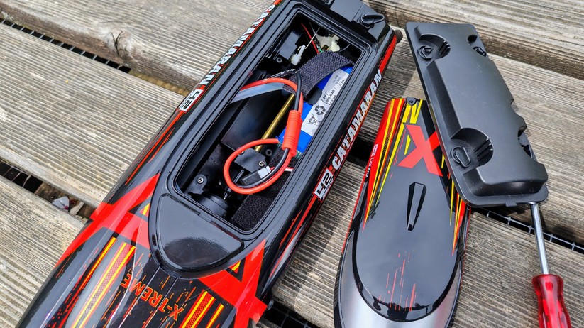 Revell Control X-treme Boat Catamaran