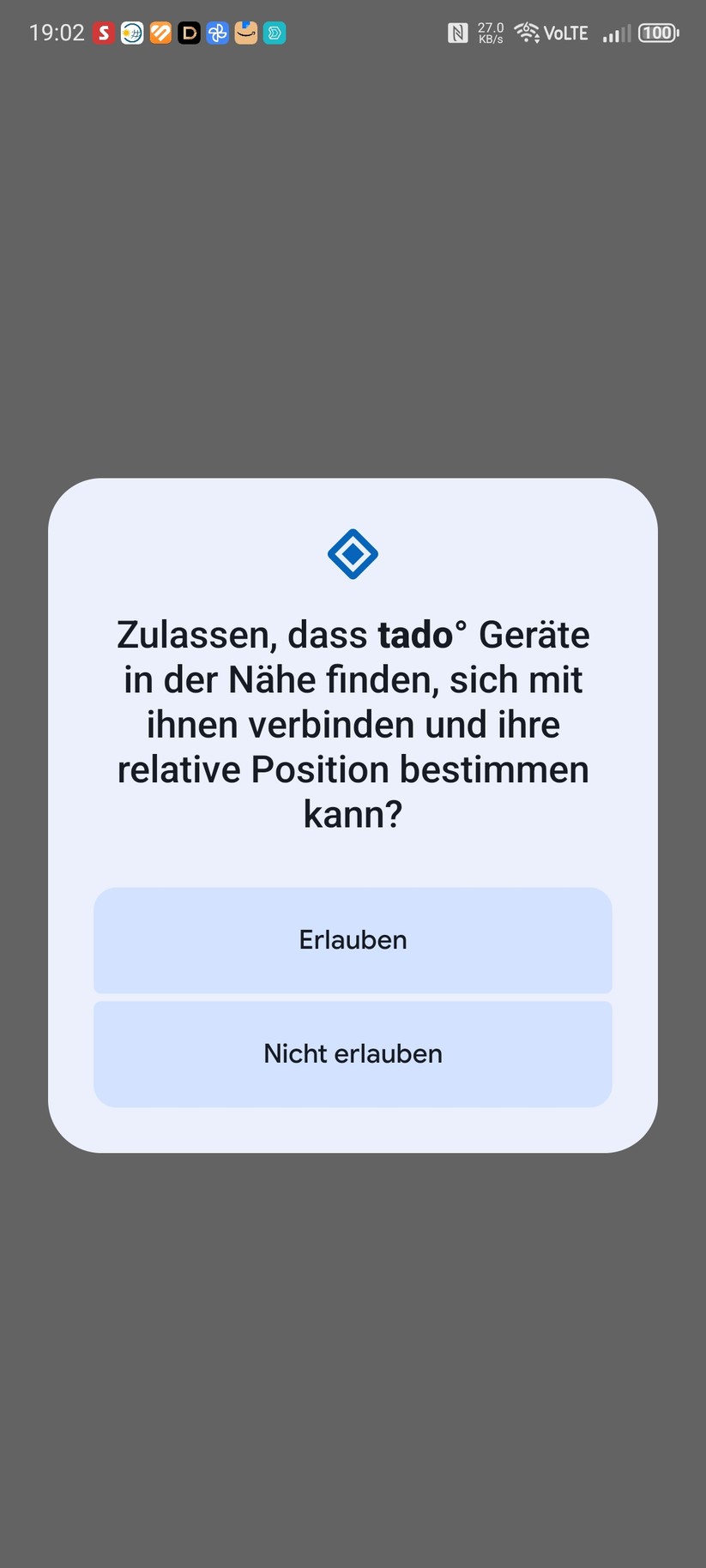 Die Tado-App erleichtert nicht nur die Inbetriebnahme mit zahlreichen Grafiken, sondern bietet auch eine einfache Bedienung, inklusive Erstellung von Heizplänen und liefert zudem detaillierte Informationen zum Heizbetrieb. Der volle Funktionsumfang steht allerdings nur mit einem kostenpflichtigen Abo zur Verfügung. Dafür muss man entweder 4 Euro monatlich oder 30 Euro jährlich bezahlen.