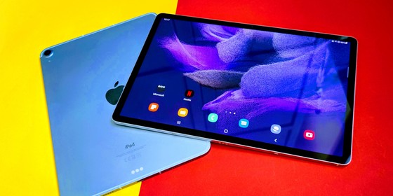Samsung Galaxy Tab S7 FE und Apple iPad Air 4