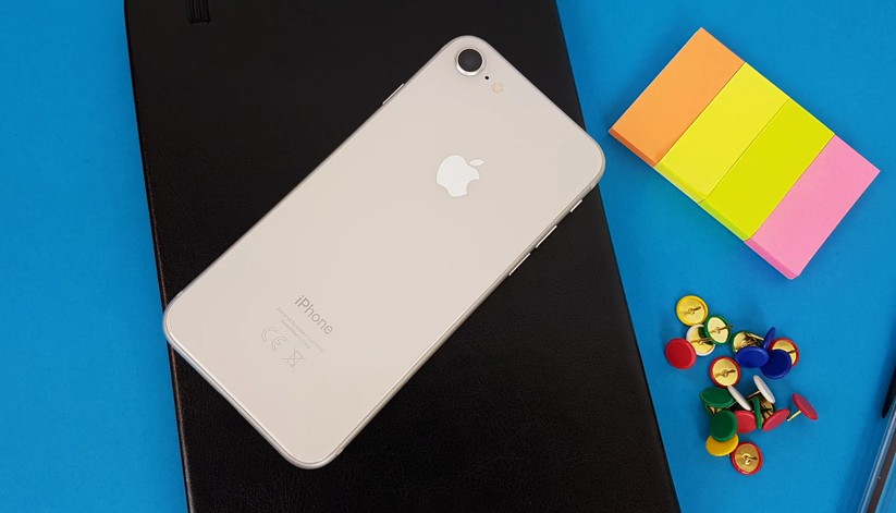 Das iPhone SE hat die gleichen Maße wie das iPhone 8. Das erweitert die Auswahl beim Kauf von Hüllen und Displayschutz.