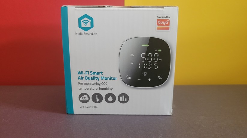 Nedis Smart Life Luftqualitätsmonitor ermittelt CO₂, Temperatur und Luftfeuchte. Außerdem ist das Gerät kompatibel zu Tuya und Home Assistant.