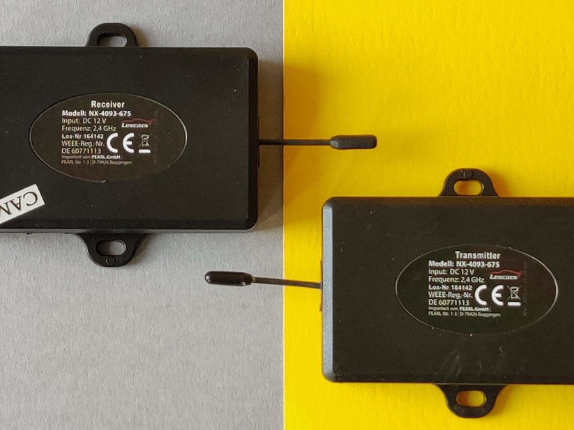 Receiver und Transmitter funken unverschlüsselt auf 2,4 GHz.