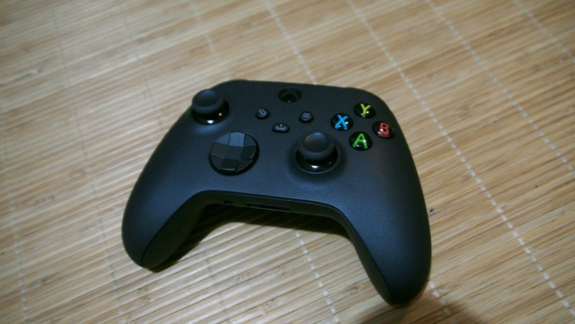 Der neue Xbox Series X/S-Controller hat sich kaum verändert, liegt aber besser in der Hand. 
