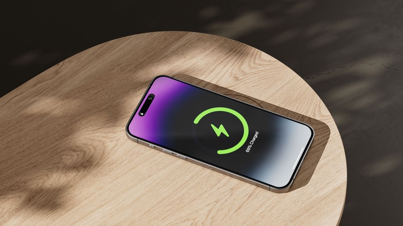 Die Tisch-Variante bietet ein integriertes Qi-Ladepad.