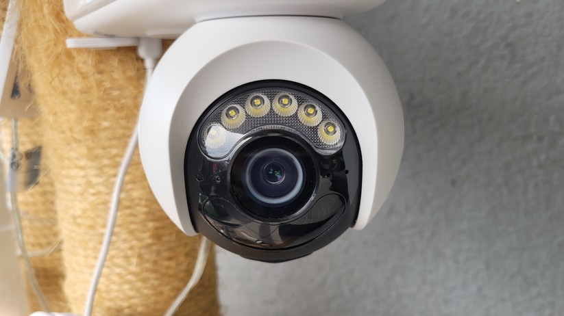 Reolink Altas PT Ultra: PTZ-Überwachungskamera mit 4K, Wi-Fi 6, Akku, farbiger Nachtsicht und kontinuierlicher Aufnahme