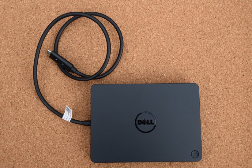 Das USB-C-Dock von Dell: Mit einem USB-C-Anschluss am Laptop bekommt man zahlreiche zusätzliche Anschlüsse. 