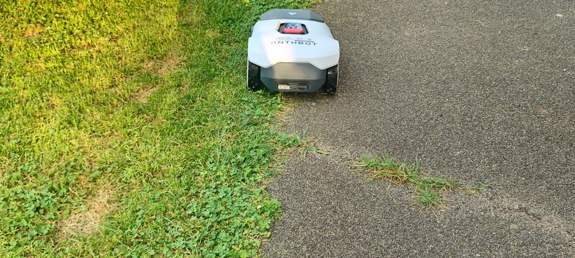 Anthbot Genie 3000: Das Überfahren von Rasengrenzen können Anwender mit der App unter der Option „Rand“ je nach Randbereich für ein optimales Mähergebnis unterschiedlich konfigurieren.