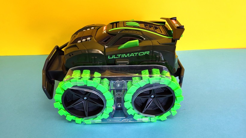 Carrera RC Ultimator - Ultimate Terrain Vehicle