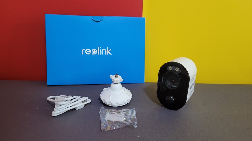 Reolink Argus 3 Ultra: 4K-Überwachungskamera mit Akku, Solarpanel, Spotlight und Dual-WLAN-Unterstützung