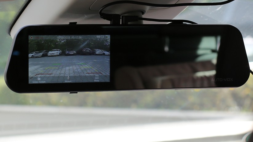 Wer möchte, kann auch eine Rückfahrkamera zweckentfremden.
