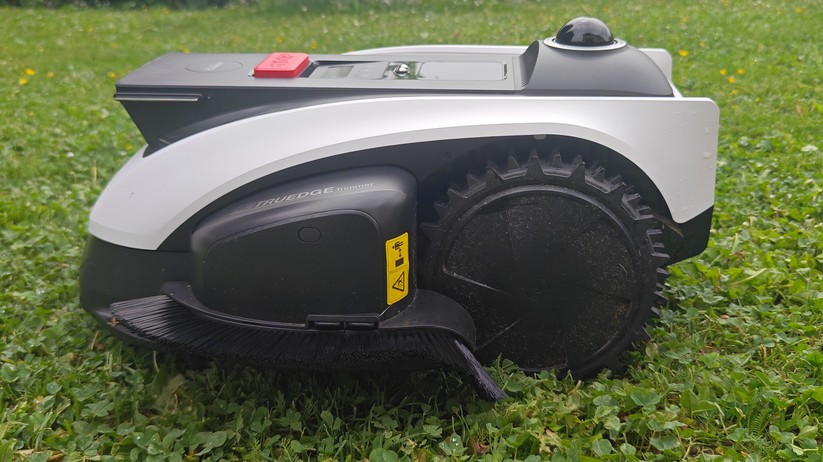 Ecovacs O1200 LiDAR Pro: Mähroboter für Flächen bis 1200 m² mit integriertem Kantentrimmer