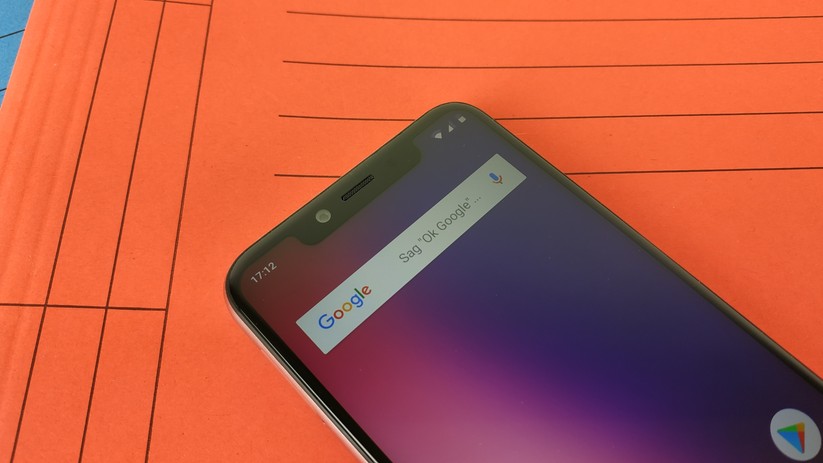 Am oberen Rand des Displays ist eine ausladende "Notch".