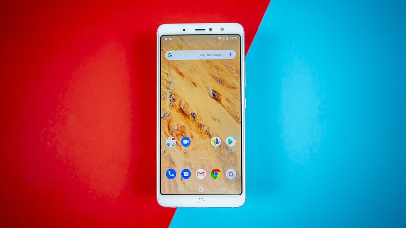 Das Display hat eine Größe von 5,65 Zoll