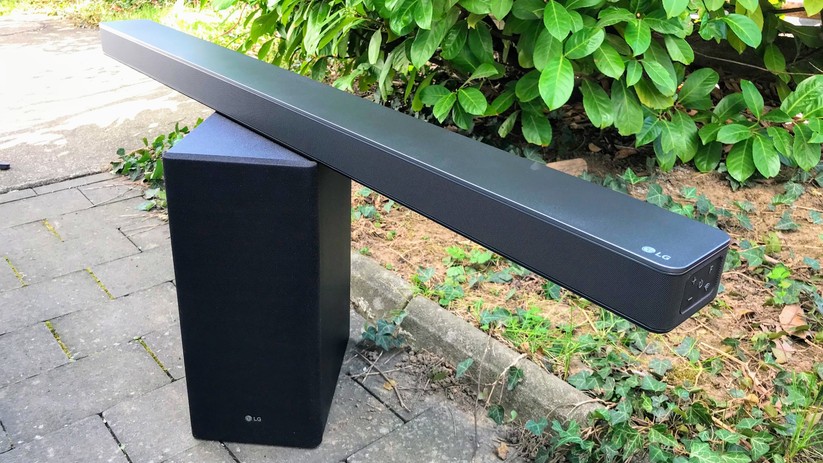 Der Subwoofer der LG SK6F ist verhältnismäßig groß und trifft die ganz tiefen Töne trotzdem nicht immer.