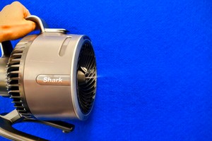Shark Flex Breeze Hydrogo im Test: Tischventilator mit Akku & feinem Sprühnebel