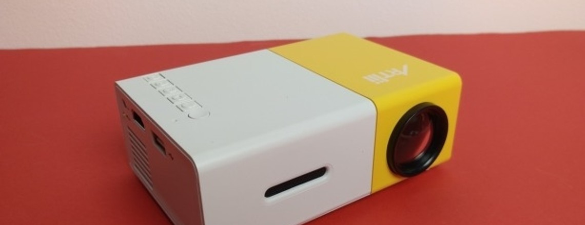 Artlii YG300 im Test: Was taugt ein 50-Euro-Beamer?