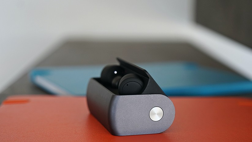 Die schicke Ladestation zieht leider auch Kratzer an. 