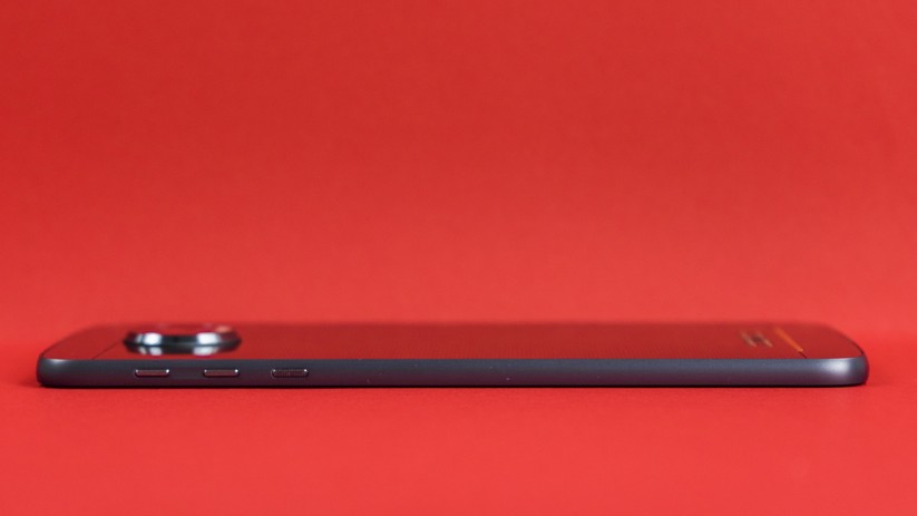 Ultraflach: Das Moto Z ist gerade einmal gut 5 Millimeter dick ...