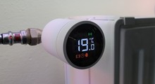 Das smarte Heizkörperthermostat Aqara E1 unterstützt Zigbee und ist auch kompatibel zum neuen Smart-Home-Standard Matter. Sobald dieser final verabschiedet ist, soll ein Firmware-Update für entsprechende Kompatibilität sorgen.