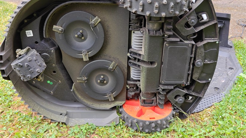  schwimmend gelagertes Doppel-Schneidesystem mit einer Schnittbreite von 35 cm