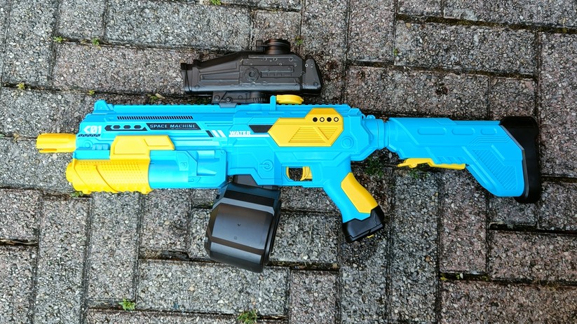 Blaster von Tomoroy