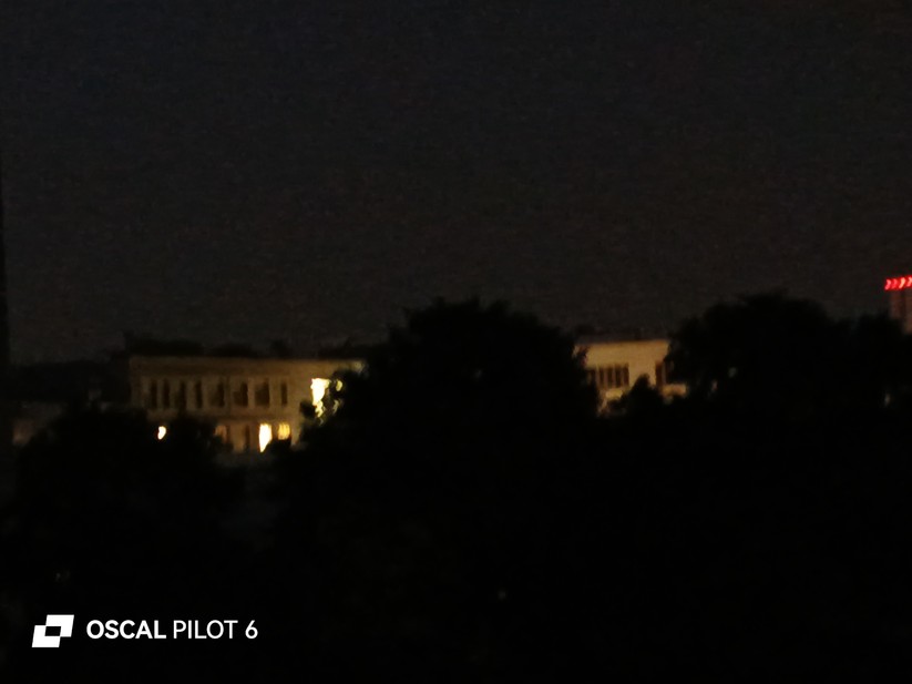  Hauptkamera bei Nacht mit 2x Zoom