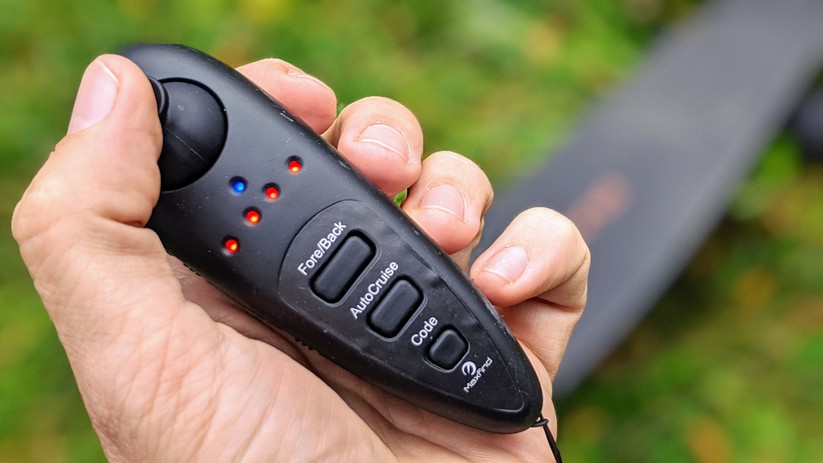 Die Fernbedienung ist eine der wenigen Kritikpunkte am Maxfind Max 2.