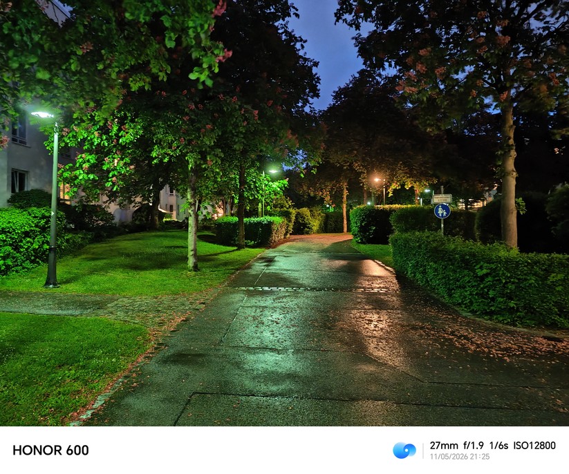 Hauptkamera bei Nacht