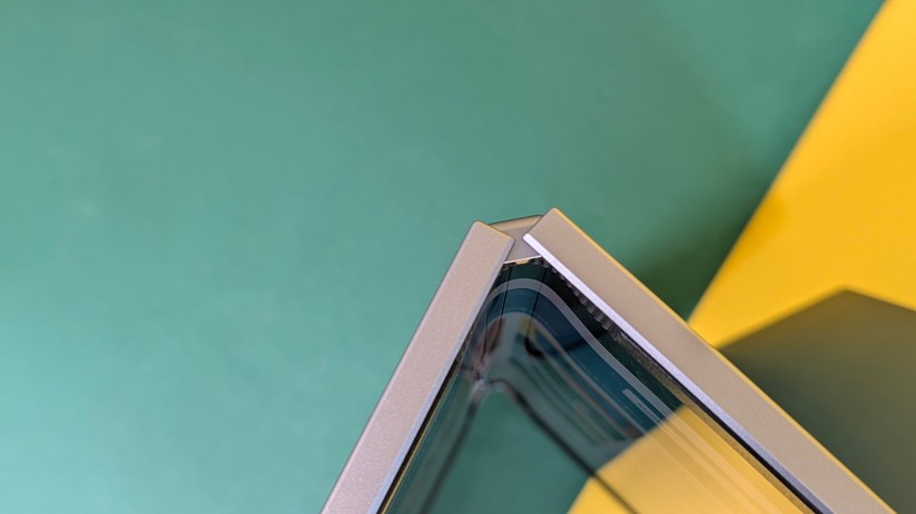 Asus Zenscreen Fold OLED MQ17QH – Bilderstrecke