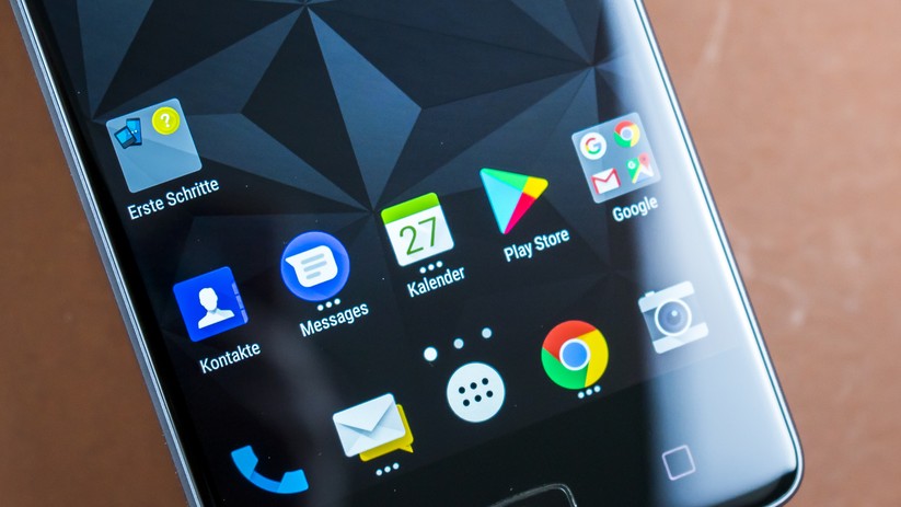 Das Display des BlackBerry Motion ist 5,5 Zoll groß und löst mit Full-HD auf.