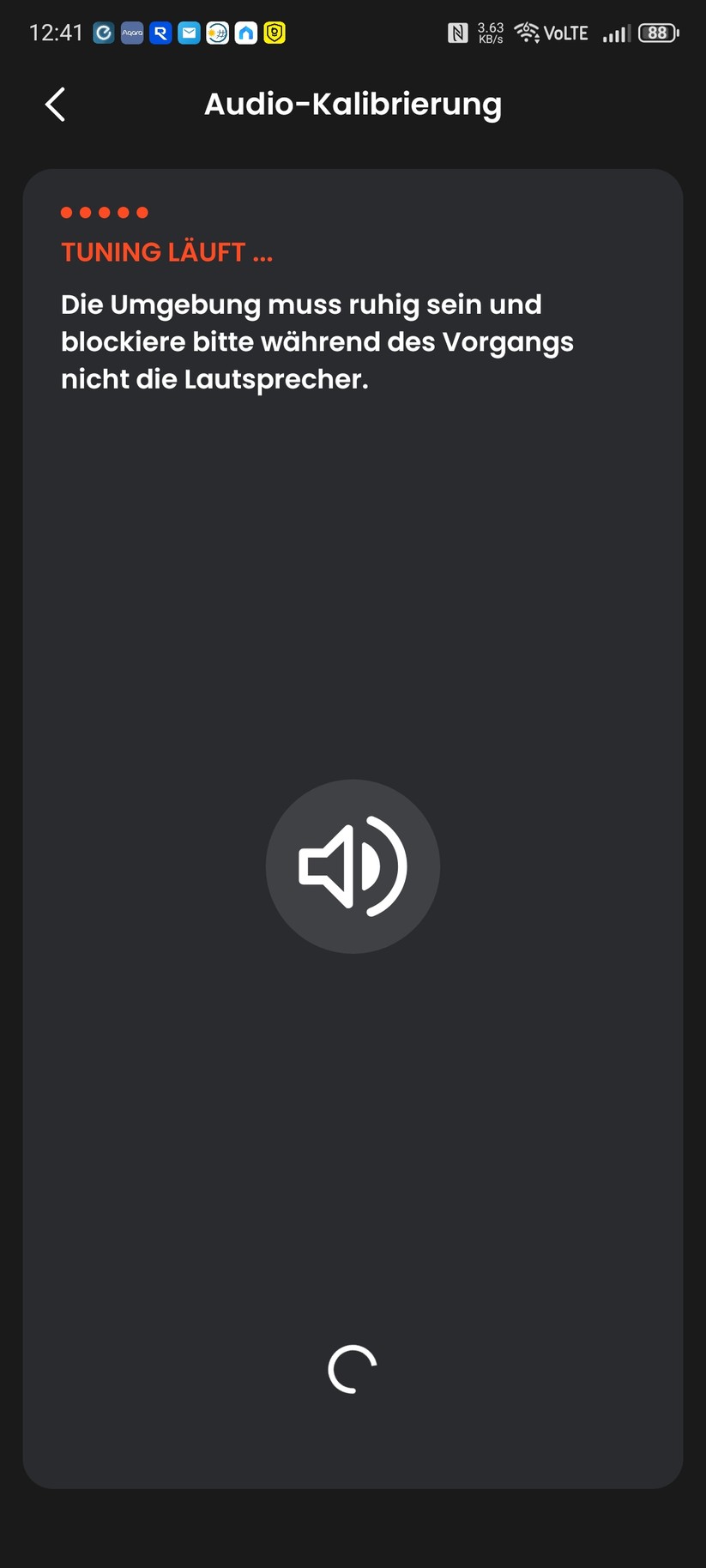 Die App JBL One bietet nicht nur umfangreiche Hilfen zur Abstimmung und Aufstellung der Soundbar, sondern integriert auch zahlreiche Streamingdienste.