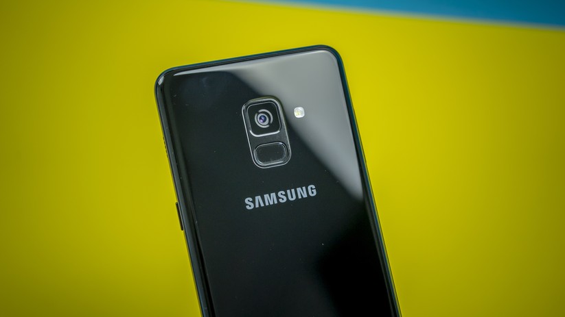 Kamera und Fingerabdrucksensor des Samsung Galaxy A8