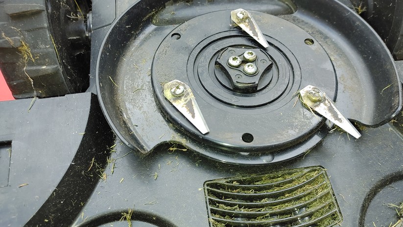 Mähroboter Unterseite