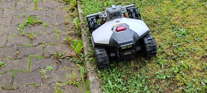 Mammotion Luba Mini AWD Lidar im Einsatz