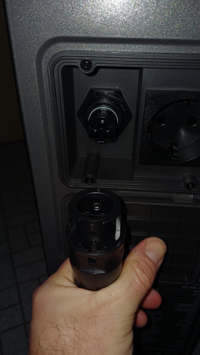 Marstek Venus E 3.0 im Test: Der AC-gekoppelte Stromspeicher mit 5,12 kWh und 2,5 kWh Leistung unterstützt eine dynamische Einspeisung mithilfe eines Smart Meters.