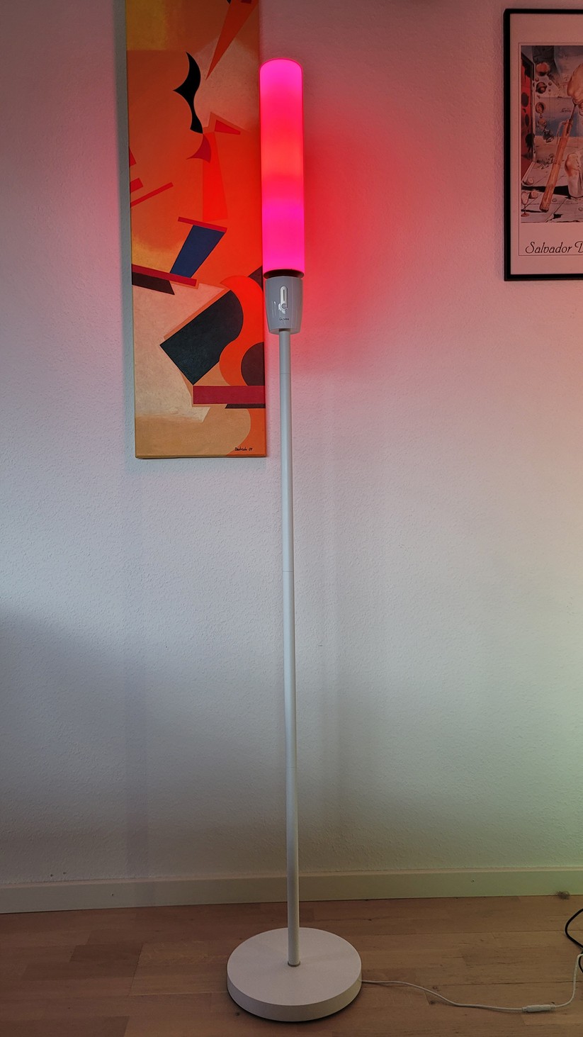 Govee Cylinder Floor Lamp: Die Lava-Lampe unter den LED-Stehleuchten.