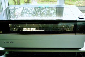  CO2-Laser mit 80 Watt schneidet und graviert auch Acryl