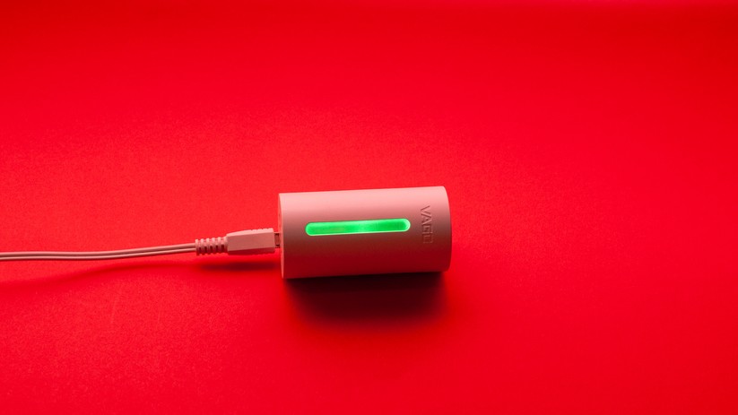 Die Pumpe lässt sich per Micro-USB betreiben. 