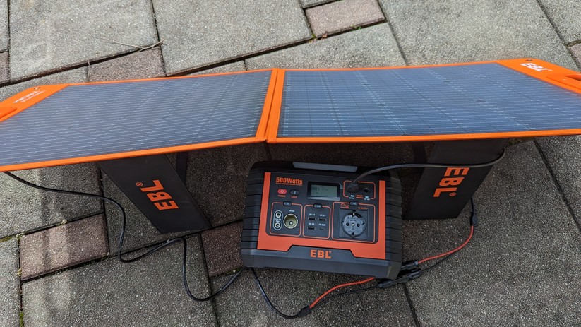 Anschlüsse der MP500 und das optionale Solarpanel 