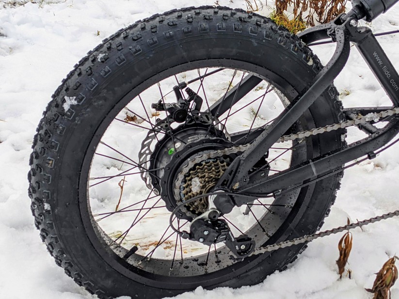 Der Motor ist deutlich größer als noch beim Vorgänger.
