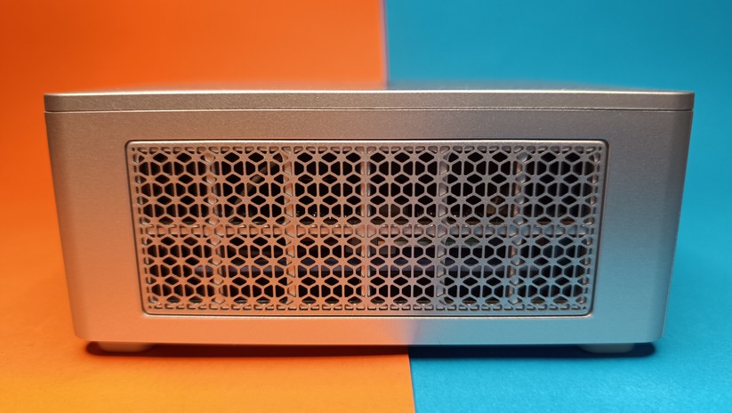 Minisforum UM750L Slim – Bilderstrecke