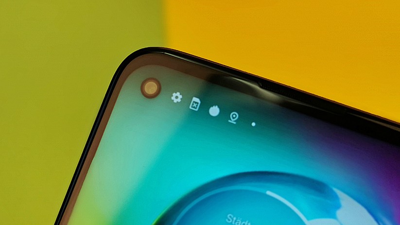 Jetzt mit Punchhole-Notch