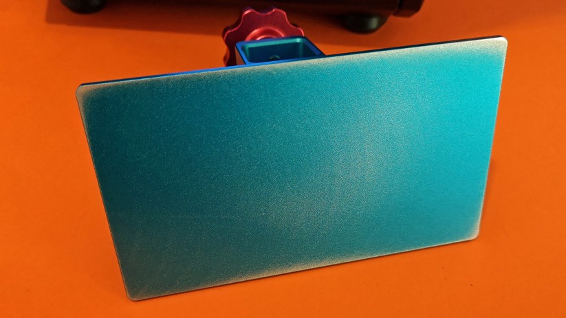 Nach dem Anschleifen halten die Druckerzeugnisse.