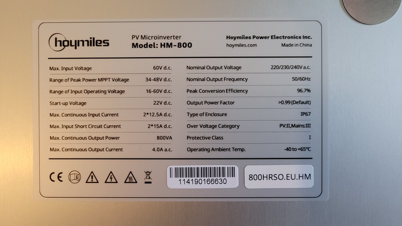 Balkonstrom Premium Flat 800: Der Hoymiles HM-800 zählt zu den besten Wechselrichtern für Balkonkraftwerke.