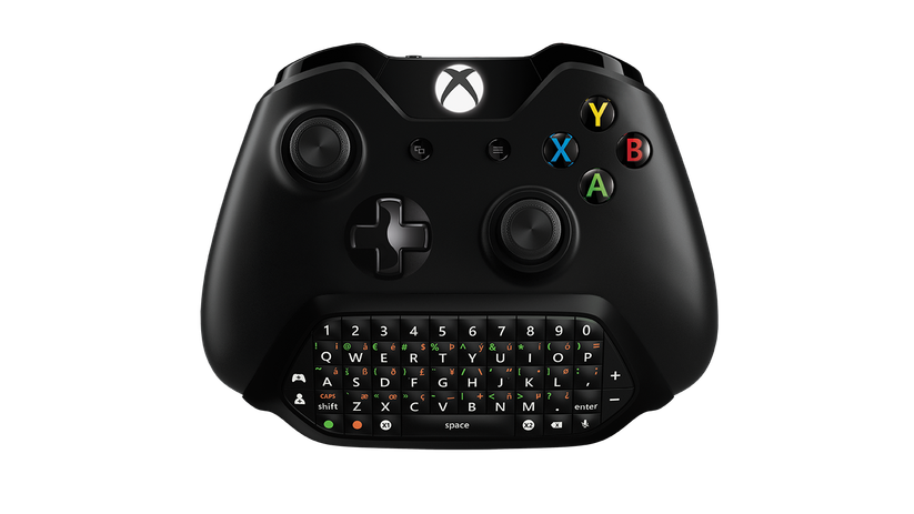  Das Chatpad schmiegt sich elegant an die Unterseite des Original-Controllers. Die Tasten sind mit den Daumen gut erreichbar.