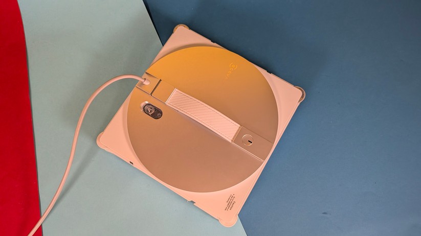 Ecovacs Winbot W3 Omni – Bilderstrecke