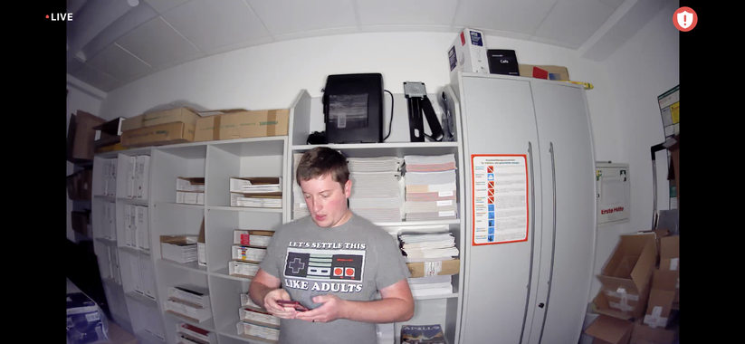 Es werde Licht: Der LED-Scheinwerfer sorgt für viel Farbe und Kontrast.