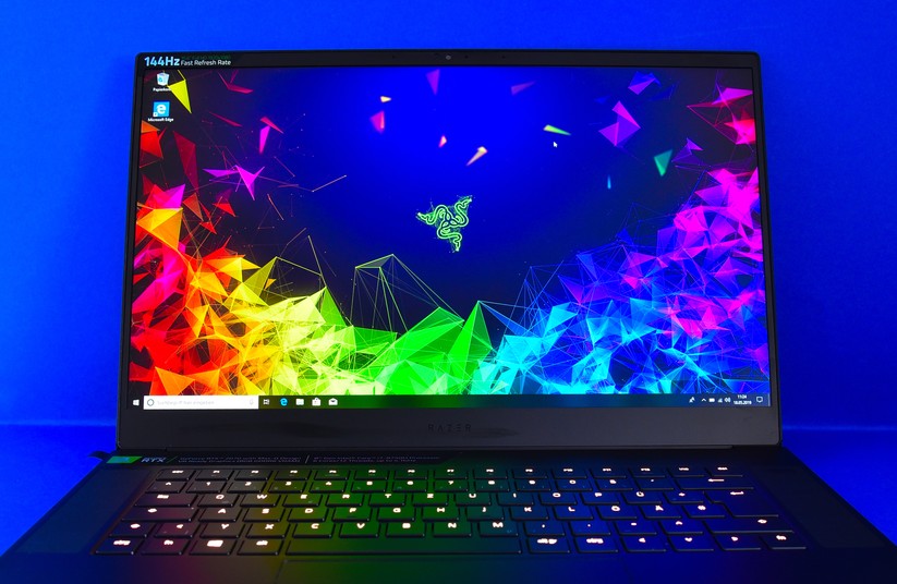 Der Gaming Laptop Razer Blade 15 hatte mit seinem 11ac-Modul bis vor kurzem genug WLAN-5-Speed, um kein 11ac-Wifi-5-Mesh-System im Test auszubremsen. Doch für künftige Wifi-6-Tests haben wir ihn jetzt mit einem Intel Wifi-6 AX200 Modul aufgerüstet (Bild: Harald Karcher).